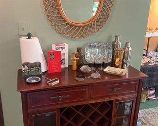 Wine rack, bar table 