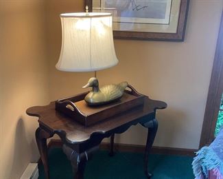 Duck lamp table