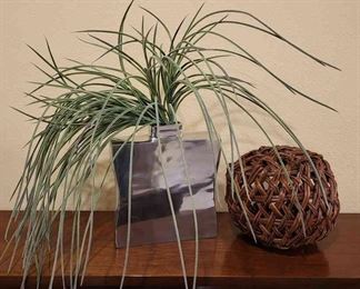 Aluminum Flask Vase Plus