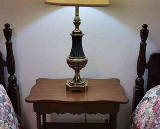 Early American Spool Leg Table