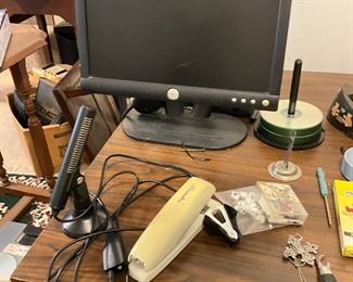 Screen, microphone, miscellaneous 