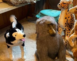 Large stuffed animals 