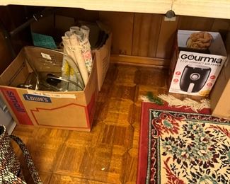 Lids - no matching pots or pans