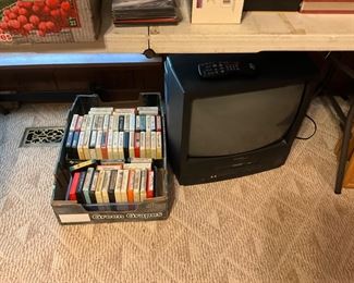 Bedroom - Music! 8 tracks, vintage TV 