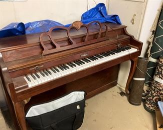 Garage - Baldwin piano