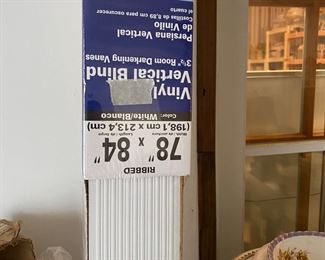 Vertical blind - new 