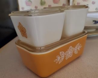 Vintage Pyrex Refrigerator Dish Set