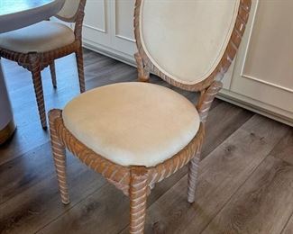 Dining Chair (Close)