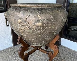 Metal Pot (close)
