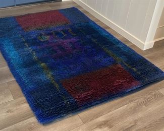 Finnish Area Rug (close)