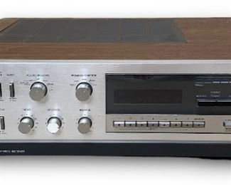 1980�s Mitsubishi Quartz Frequency Synthesizer Stereo Receiver Model: Da-r15
