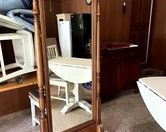 Wardrobe mirror with Brass feet