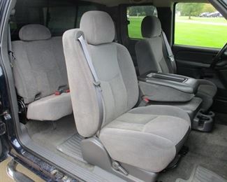 2005 Silverado 2500 HD  ( 6.0 Engine ) 2 Wheel Drive 55,457 Org. Miles