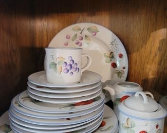 Savoir Vivre China - Luscious