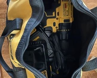 Seminole, 6 months old Dewalt Cordless Drill w/2 batteries, charger and case