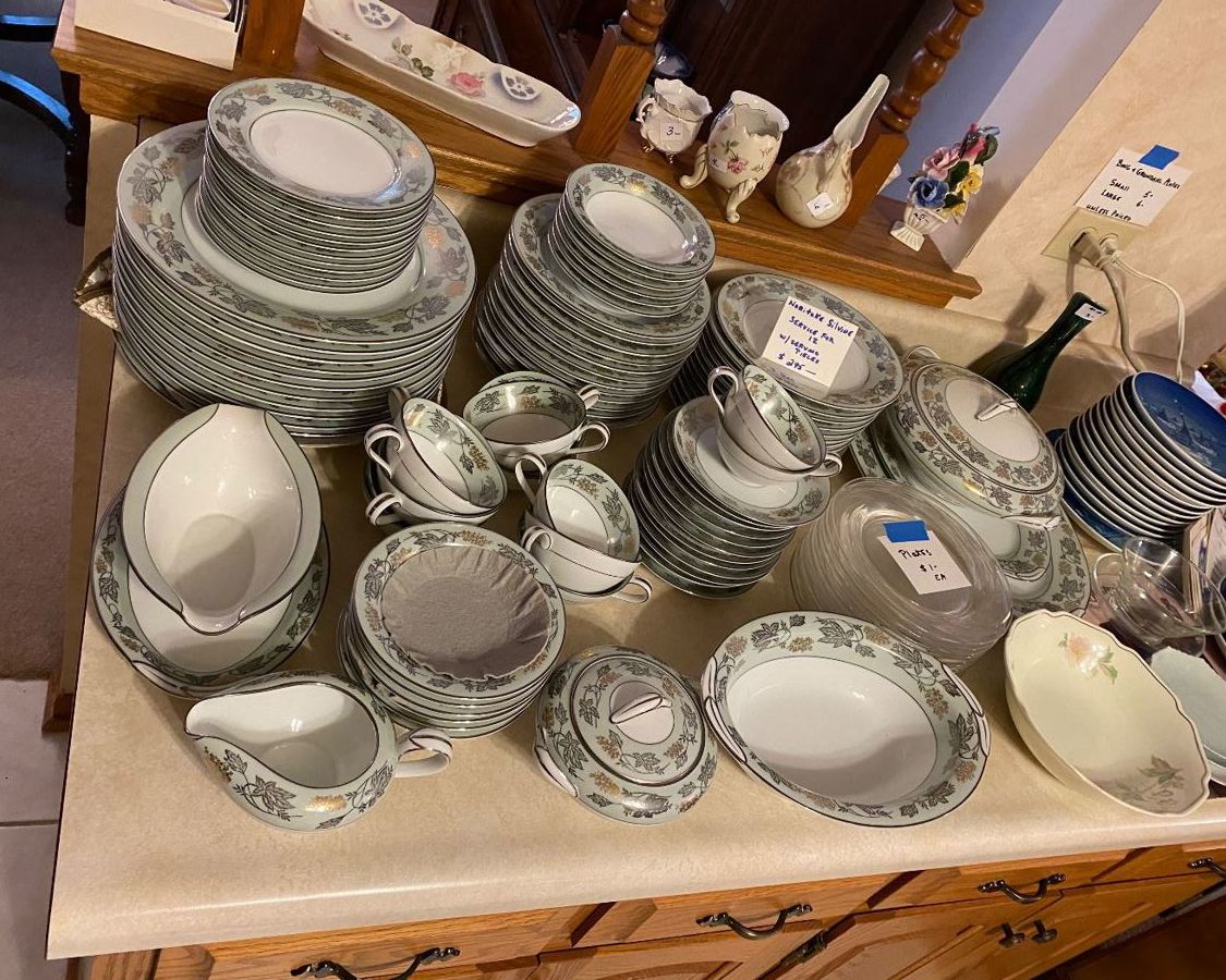 Noritake service for 12