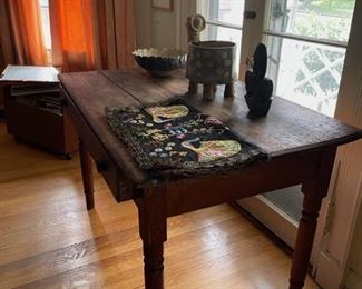 14table in living room