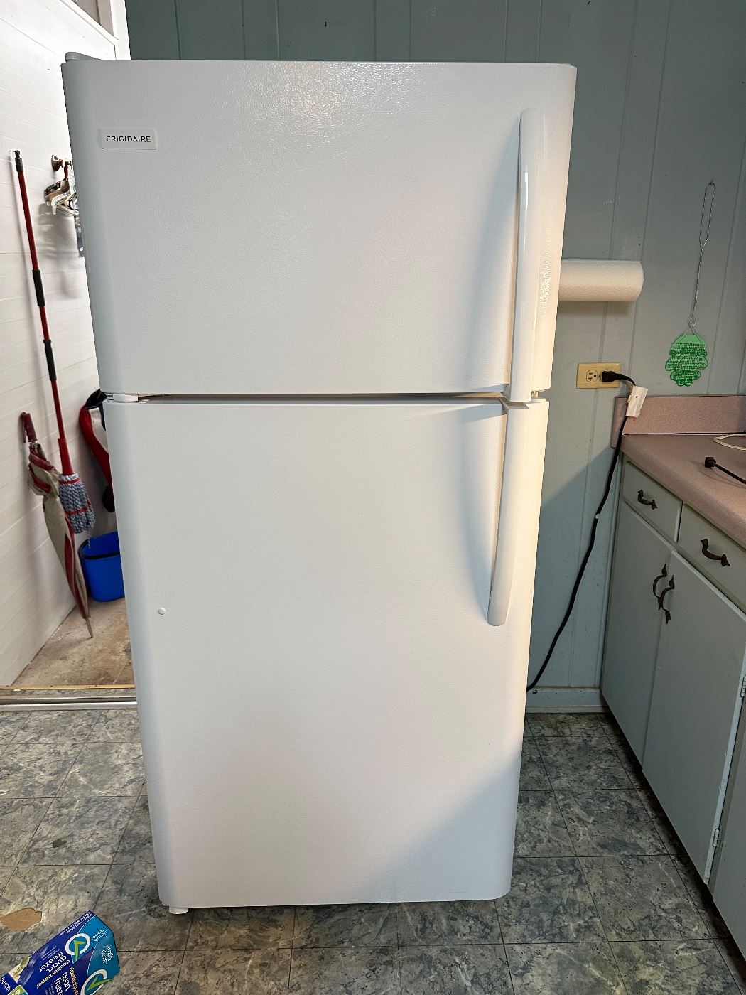 Bill and Sheila Davis Estate Sale hosted... starts on 7/28/2023