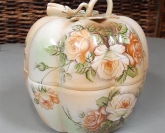 iR8005 Vintage Pumpkin Covered Candy Dish