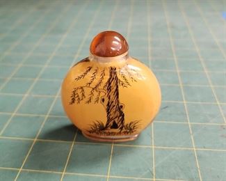 IR9084 Vintage Chinese Hand Painted Glass Snuff Bottle w People and a Tree