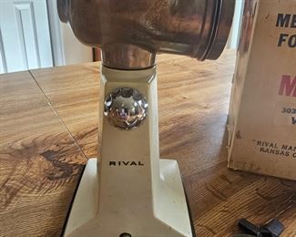 v Avm03oTN9RTdhielzFQQeQ