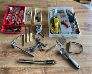 Vz4Gk9T3DYT LNvaOMiSepc