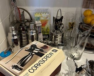 LOTS OF ASSORTED BARWARE