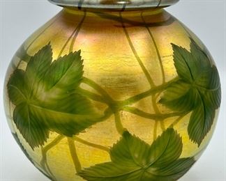 Rare Beautiful Louis Comfort Tiffany Favrile Glass Vase, Signed  by LC Tiffany 6"dia x 6.5"H.  Perfect condition.