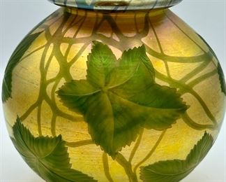 Rare Beautiful Louis Comfort Tiffany Favrile Glass Vase, Signed  by LC Tiffany 6"dia x 6.5"H.  Perfect condition.