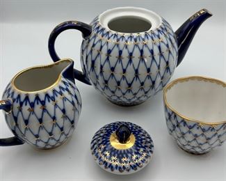 Lomonosov Cobalt Netting 3 pc Tea set: Teapot (5"tall), creamer & sugar cup. Gold rim and details.	Teapot  is 5"tall