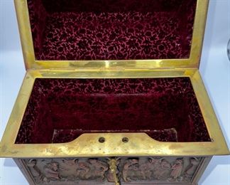 SSolid Bronze Jewelry Casket. This is a beautiful  and quite heavy internal velvet-lined casket.