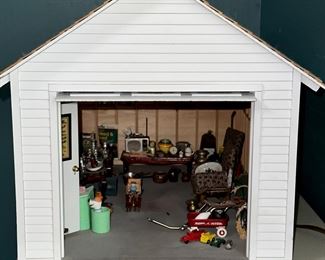 Awesome Hand-Made Miniature Garage Diorama.  Wonderful look at the 60's in vintage color!  Check out the close-ups!