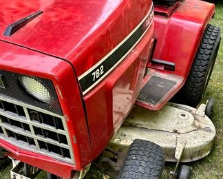 Cub Cadet 782 Tractor/Riding Mower in Working Condition.