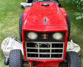 Cub Cadet 782 Tractor/Riding Mower in Working Condition.