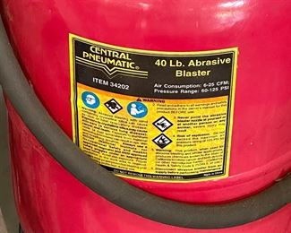 40 lb. Abrasive Blaster