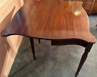 19th Century Game Table in Mahogany with gate legs and fine inlay marquetry 