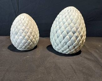 2 Smith and Hawken Finial Decor