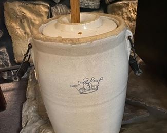 Everybody's doin' the butter churn.