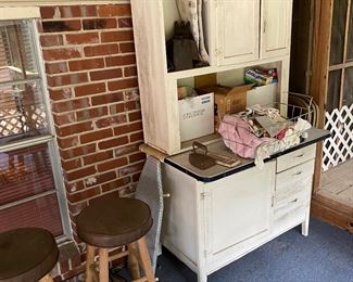 Nice Hoosier cabinet. I'm in the barn, sweating like crazy, trying to find the flour sifter as you are reading this from the comfort of your air conditioned Shangri La.