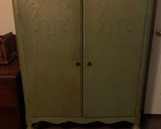 Pretty green cabinet. Shout out to my homeboy Walt for helping get it upstairs.