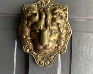 There is a lot of cool stuff here. I'm not lion.