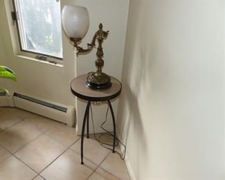 Pedestal and lamp
