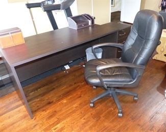 Desk & desk chair