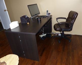 Desk and desk chair
