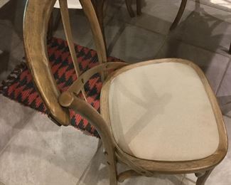 WONDERFUL KITCHEN CHAIRS THERE ARE 4