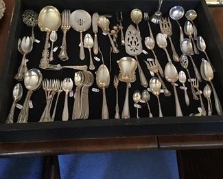 SELECTION OF STERLING SILVER PIECES
