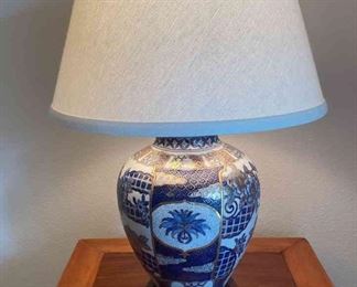 Asian Motif Metal Table Lamp