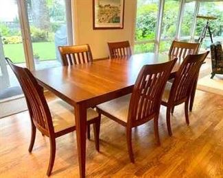 Ethan Allen Dinning Rm Table 6 Chairs