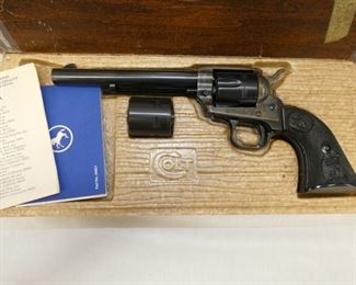 DUAL CYCLINDER 22LR/22MAG.