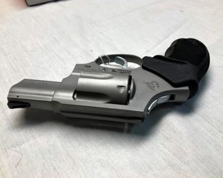 NIB TAURUS 856 38 SPECIAL 6RDS